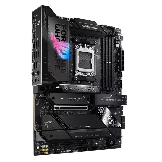 BladeStorm Gaming PC (AMD Ryzen 9 9950X3D CPU, RTX 5090 OC 32GB GPU, 64GB RAM)