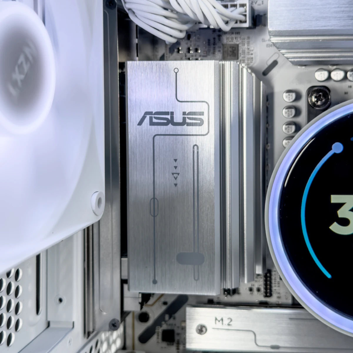 Gaming PC Colossus (Ryzen 7 9800X3D, 32GB DDR5, RTX 5070 Ti White) - Gaming_PC_Colossus