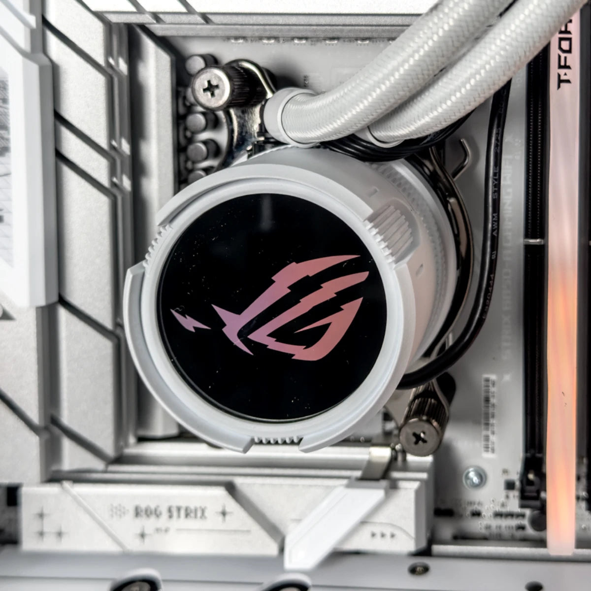 Gaming PC Solaris (Ryzen 7 9800X3D, 32 GB DDR5 RAM, RTX 5070 12GB GPU)
